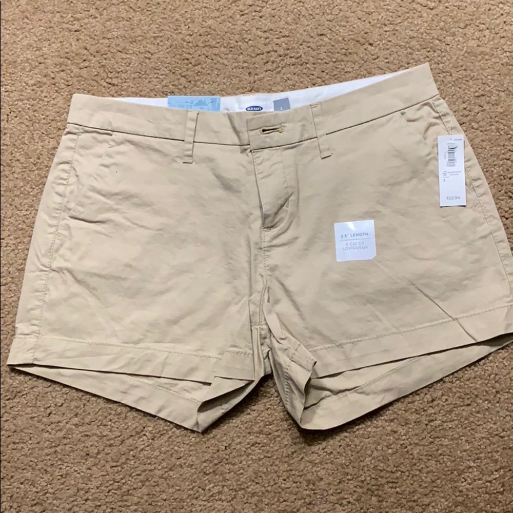 NWT Old Navy Khaki Shorts Size 2